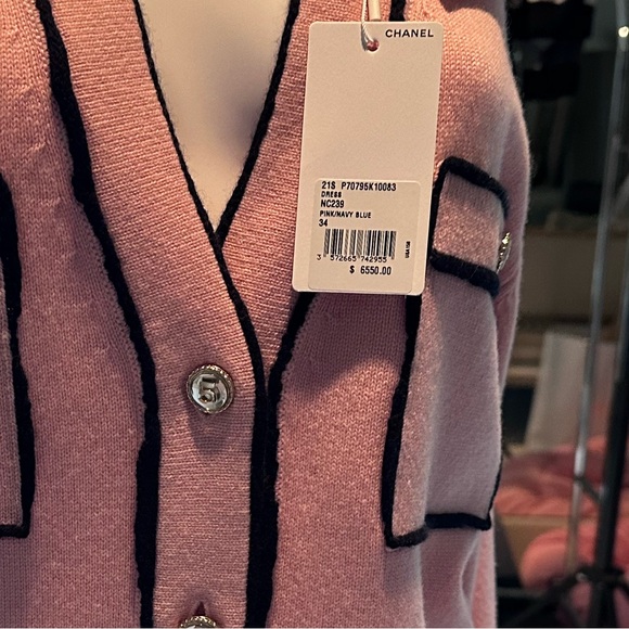 Chanel 21S Runway Cashmere Dress/Cardigan - BNWT - Picture 11 of 11